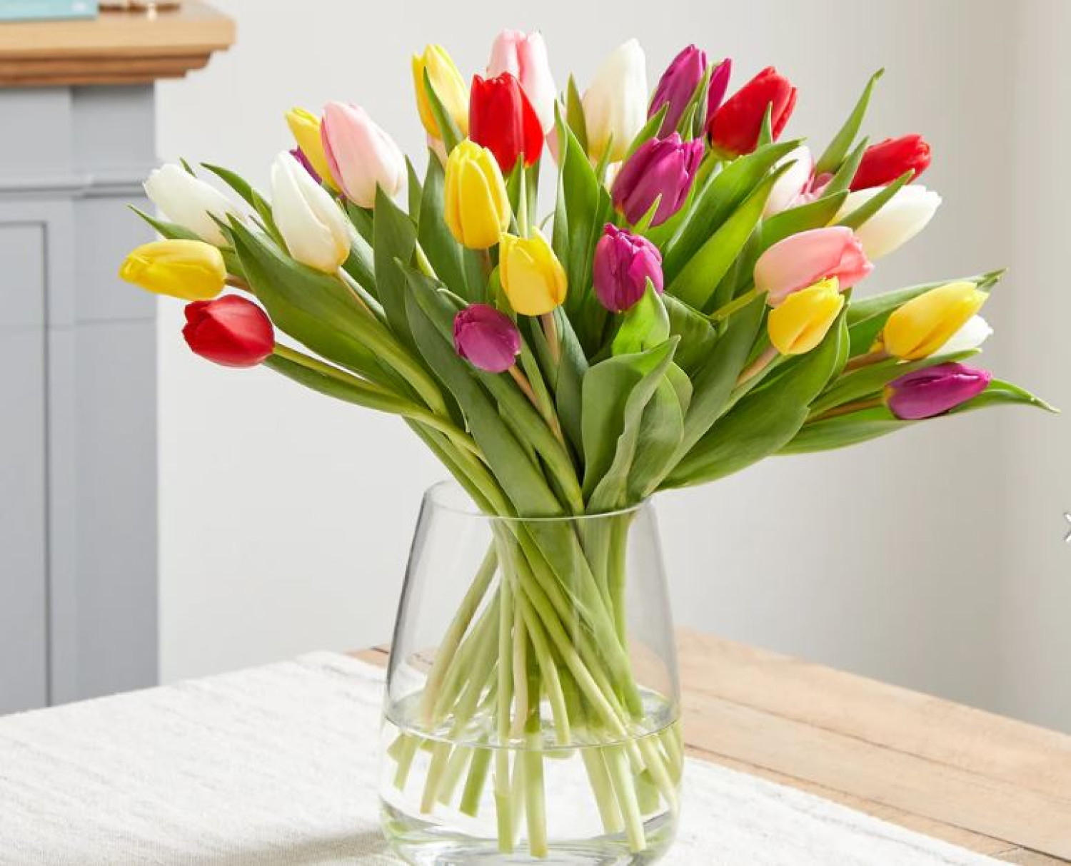 Így napokig szép marad a vázában a tulipán